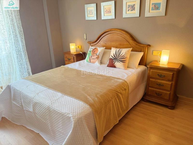 Foto 04bdfed5-b3ff-45a9-b960-3ae6b17ee2fb. Rent apartment in calle calle de colón in Campello Playa Campello (el)