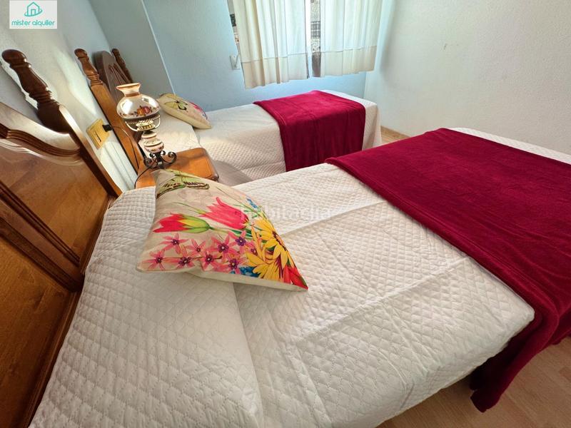 Foto 2a5db44f-f70f-4a8e-978f-e3a178ed22b9. Rent apartment in calle calle de colón in Campello Playa Campello (el)