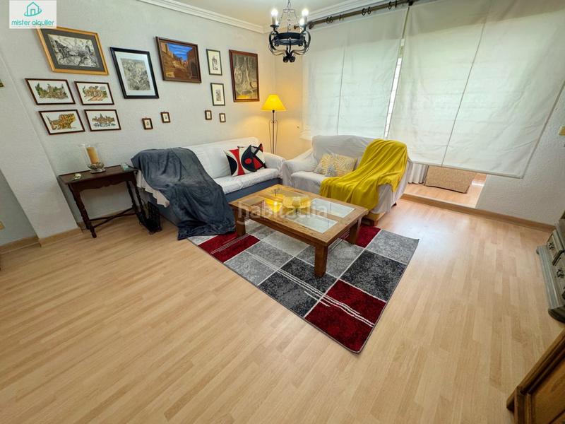 Foto 38021cfc-2397-41ff-afe4-2e422779699e. Rent apartment in calle calle de colón in Campello Playa Campello (el)