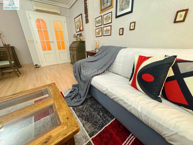 Foto 4b04c1c6-20d8-4e99-a6ac-602cc40acec1. Rent apartment in calle calle de colón in Campello Playa Campello (el)