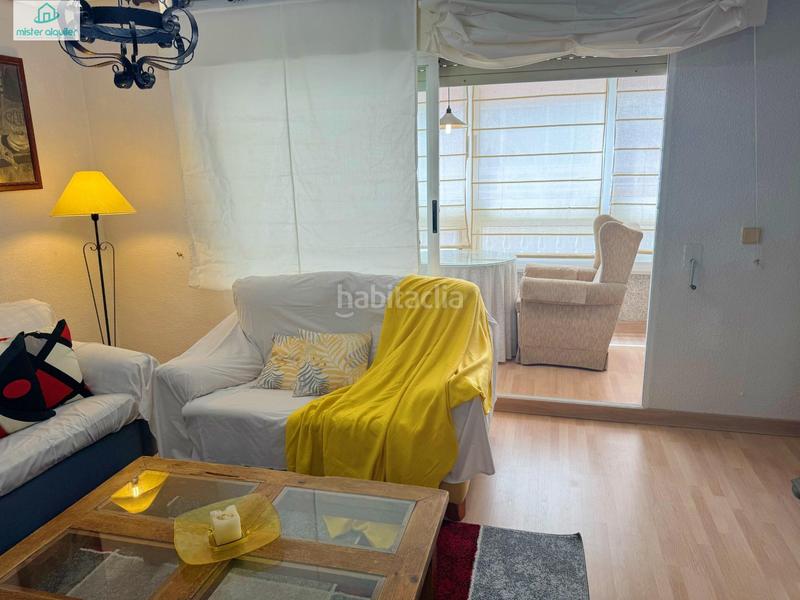 Foto 4bff03a3-4e38-45fd-89ba-b14e2fe26afb. Rent apartment in calle calle de colón in Campello Playa Campello (el)