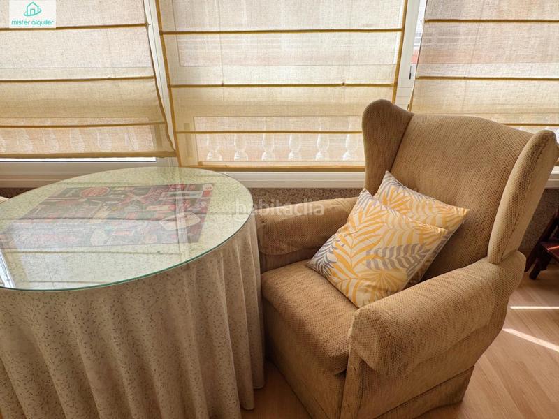 Foto 5e9e7b87-dcc3-49ab-a8f8-c6347bff6620. Rent apartment in calle calle de colón in Campello Playa Campello (el)