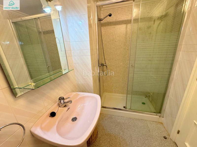 Foto 6ec28b44-f7ae-4666-9cac-1e6eec7c27f6. Rent apartment in calle calle de colón in Campello Playa Campello (el)