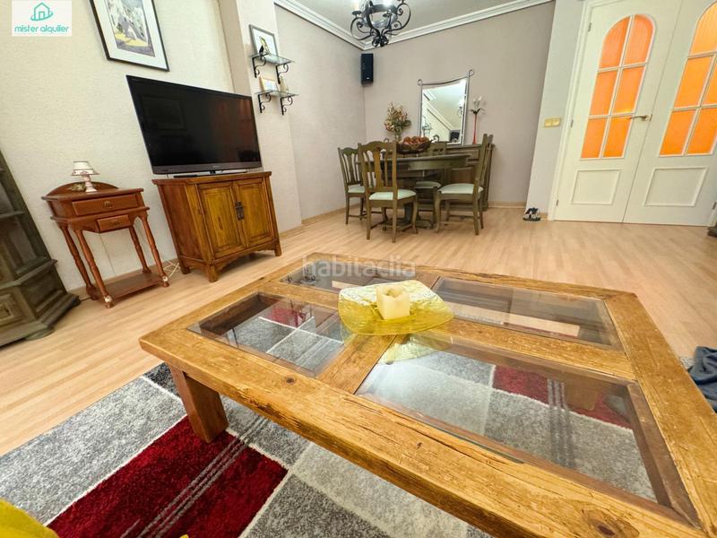 Foto 809fc798-596e-47e7-9c6d-2efe707f53e6. Rent apartment in calle calle de colón in Campello Playa Campello (el)