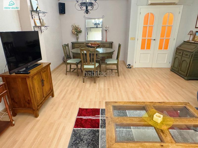 Foto 8b34c9fa-a018-43ea-a72a-26fc95644b24. Rent apartment in calle calle de colón in Campello Playa Campello (el)