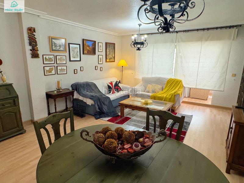 Foto a4625091-8b98-4e49-9755-db00c876274c. Rent apartment in calle calle de colón in Campello Playa Campello (el)