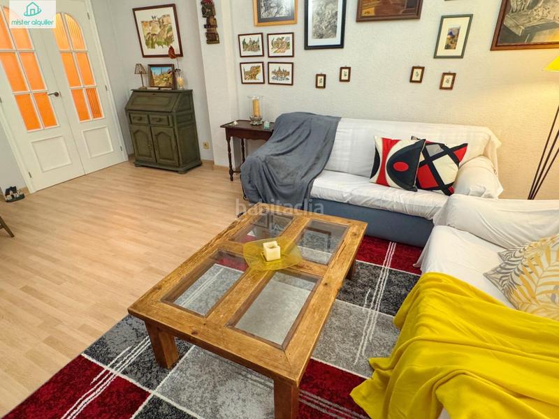 Foto d4755b4f-50e8-432a-ab4f-6724ee99f2fb. Rent apartment in calle calle de colón in Campello Playa Campello (el)