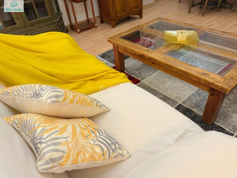 Foto d97bb9cd-c79a-4c2b-b1e7-ff654bb13c1e. Rent apartment in calle calle de colón in Campello Playa Campello (el)