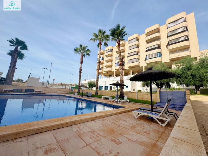 Foto 0777e35c-4f8f-4d4b-a0ec-73ecaec134f3. Rent apartment in avenida ausias march 1 in Campello Playa Campello (el)