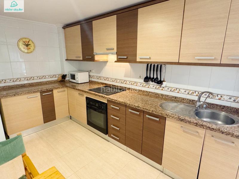 Foto e3cd975d-7c2f-4c40-ade7-095ab9536040. Rent apartment in avenida ausias march 1 in Campello Playa Campello (el)