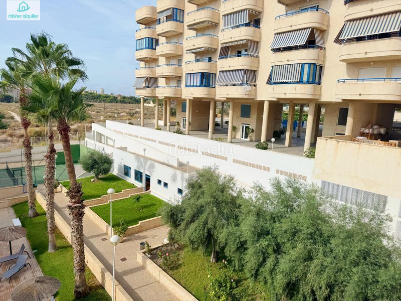 Foto fef6b68c-39ec-4c58-92b3-df97bb221483. Rent apartment in avenida ausias march 1 in Campello Playa Campello (el)