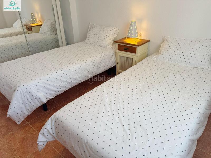 Foto 218e7abd-56e9-476d-9fe5-954d205cf774. Rent apartment in calle de alcoy 30 in Campello Playa Campello (el)