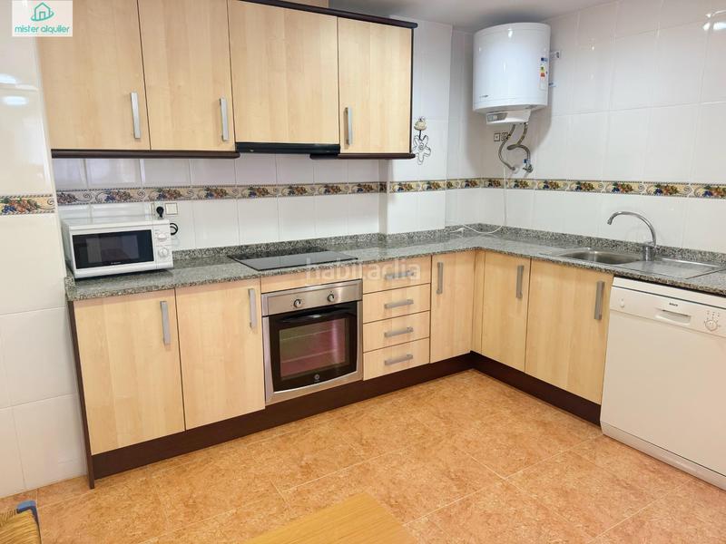 Foto 2c4c3988-91b3-42f4-9c37-01fcb01facac. Rent apartment in calle de alcoy 30 in Campello Playa Campello (el)