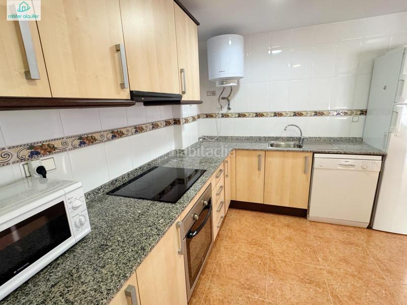 Foto ba4930aa-320f-4073-b3e9-ac5fd1541777. Rent apartment in calle de alcoy 30 in Campello Playa Campello (el)