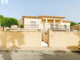 Location Chalet  Morret de cabot el 16. Villa con piscina privada, jardín y vistas a la montaña en la ur