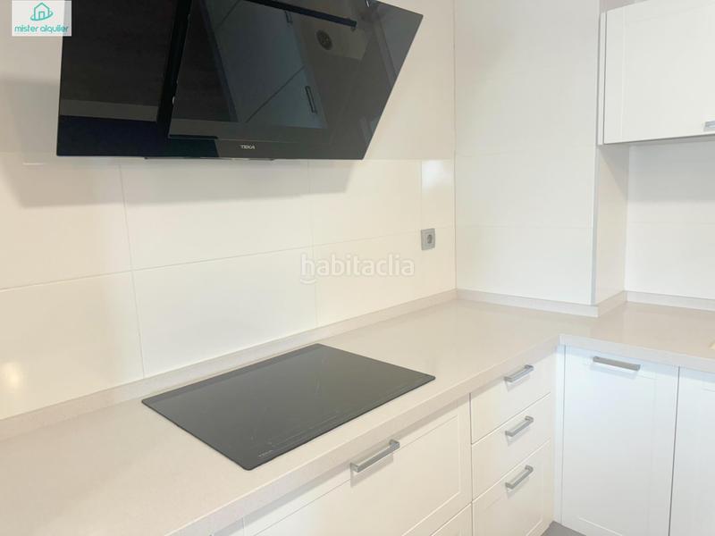 Foto 142db8ee-46bc-4e00-91fc-7aff9ef3ae6f. Rent apartment in ausias march 16 in Campello Pueblo Campello (el)