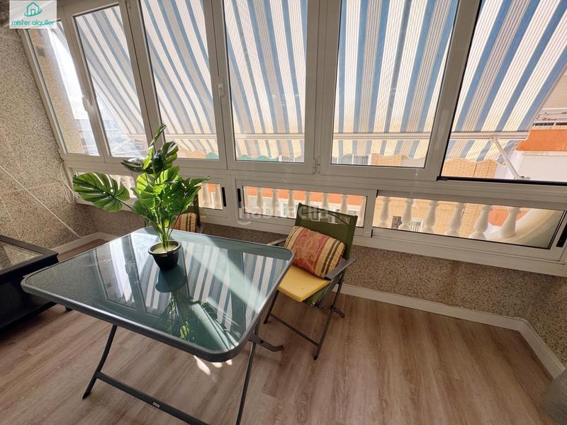 Foto 1926c476-5977-44a2-bdf3-b6c331171d09. Lloguer apartament a calle colon 12 b a Campello Playa Campello (el)