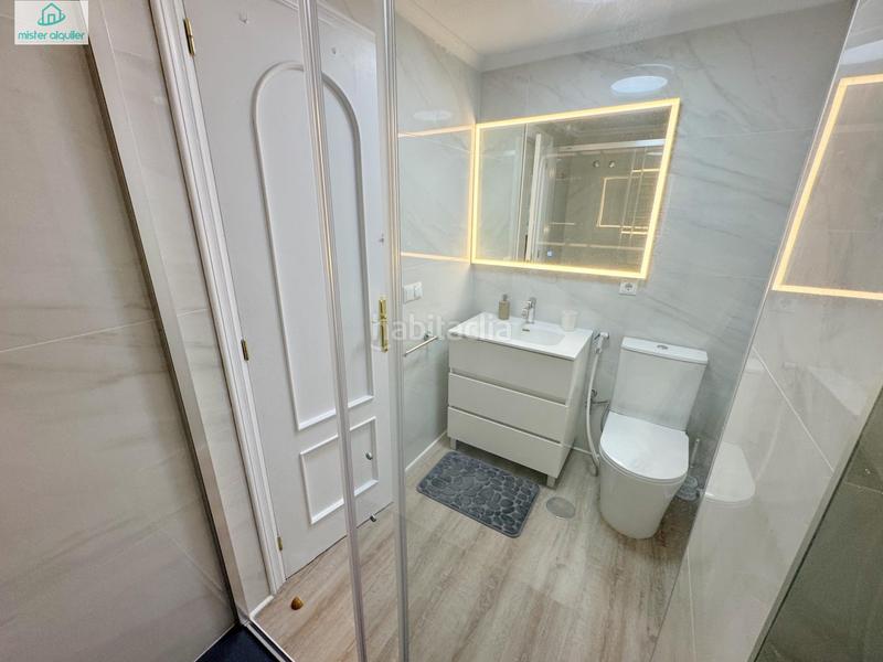 Foto 95ff4a3d-3689-40f6-8bc9-3bc7ae04dff0. Location appartement dans calle colon 12 b dans Campello Playa Campello (el)