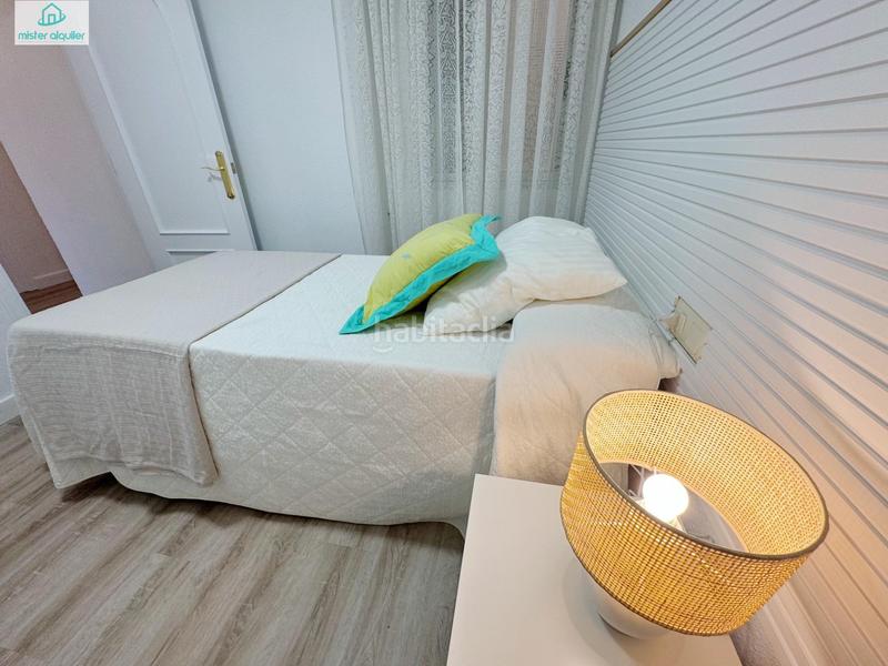 Foto c6454bd2-0b1c-407f-908a-4bbbcc9252b3. Miete appartement in calle colon 12 b in Campello Playa Campello (el)