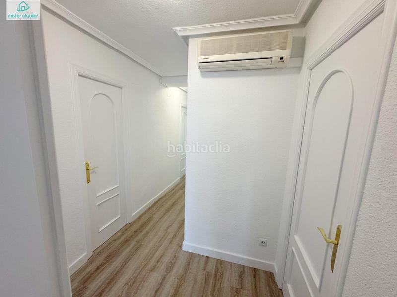 Foto 2a05c9bb-8870-42af-8d24-f4fac50ad8ea. Rent apartment in calle colon 12 b in Campello Playa Campello (el)