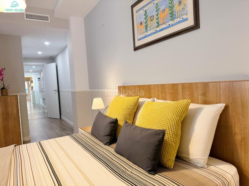 Foto 4b347ea6-8c0d-45a2-bdba-11e4069c86a8. Lloguer àtic a colon 8 a Campello Playa Campello (el)