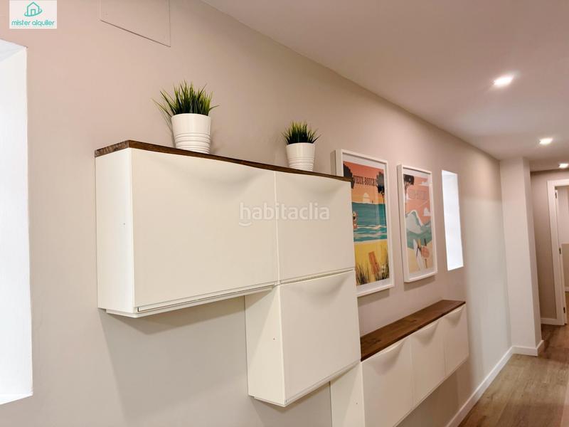 Foto 5b803510-fd90-4f52-909f-7bf29f0408de. Lloguer àtic a colon 8 a Campello Playa Campello (el)