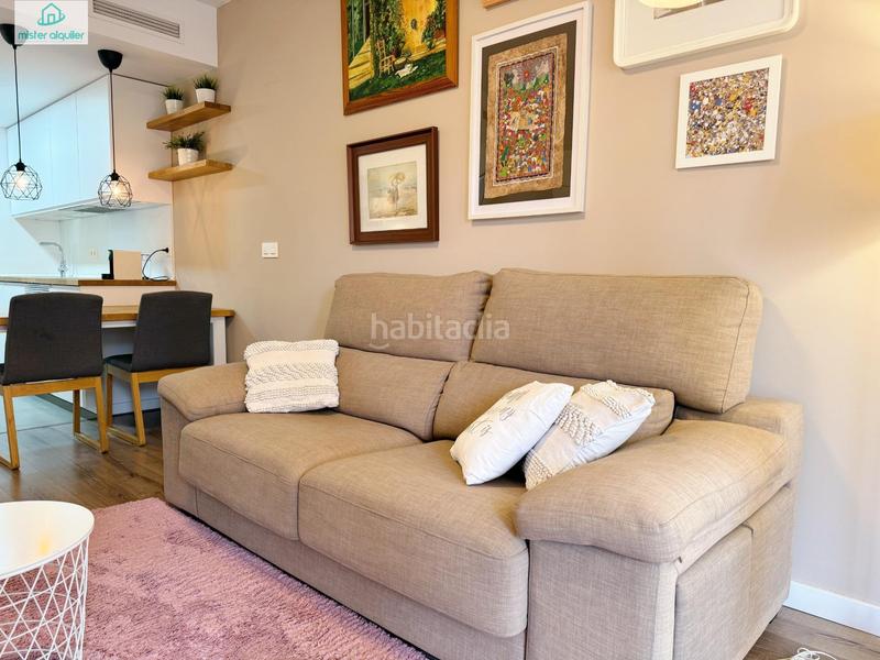 Foto e011ee06-649f-4ead-acee-1131a19fac43. Lloguer àtic a colon 8 a Campello Playa Campello (el)