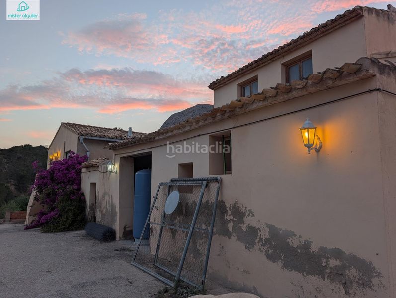 Foto f5bf60eb-1e87-4ba1-adbf-fed14b6365a4. Masia a sector 4 1 a Xixona