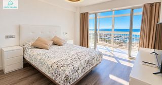 Rent Apartment in Azorin 10. Vivienda reformada a estrenar con terraza acristalada y vistas a