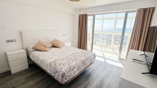 Miete Appartement in Azorin 10. Vivienda reformada a estrenar con terraza acristalada y vistas a