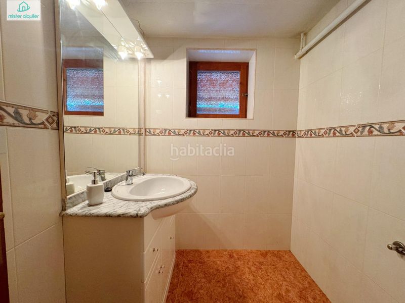 Foto 38d1ca01-7a6c-4f5f-9f0d-f2eb47a5d9d7. Alquiler chalet en calle cíes 9 en Petrer