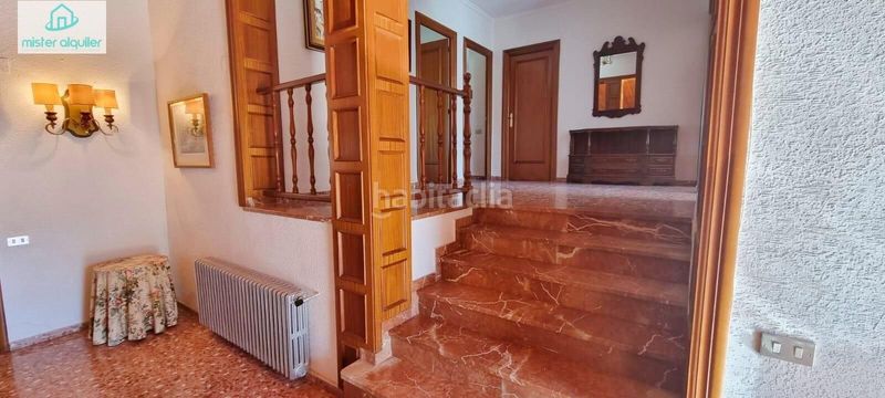 Foto 48a4e3dc-5546-4e8a-9064-945613f252d1. Alquiler chalet en calle cíes 9 en Petrer