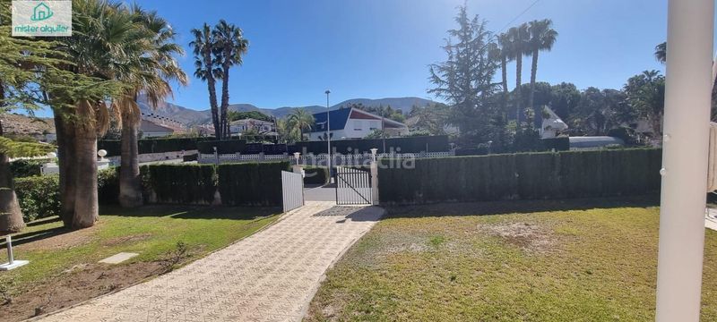 Foto 4eb571e3-46af-444e-b3d0-2d2816543db0. Alquiler chalet en calle cíes 9 en Petrer