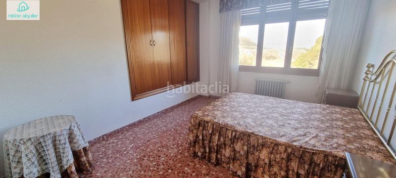 Foto 54ddf23d-05f4-4722-9248-0ee43e527735. Alquiler chalet en calle cíes 9 en Petrer