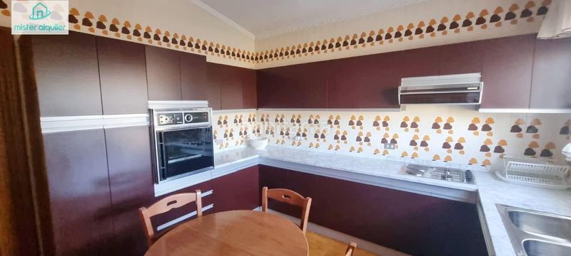 Foto 98dace75-bd20-4940-90dc-d777341ec8e1. Alquiler chalet en calle cíes 9 en Petrer