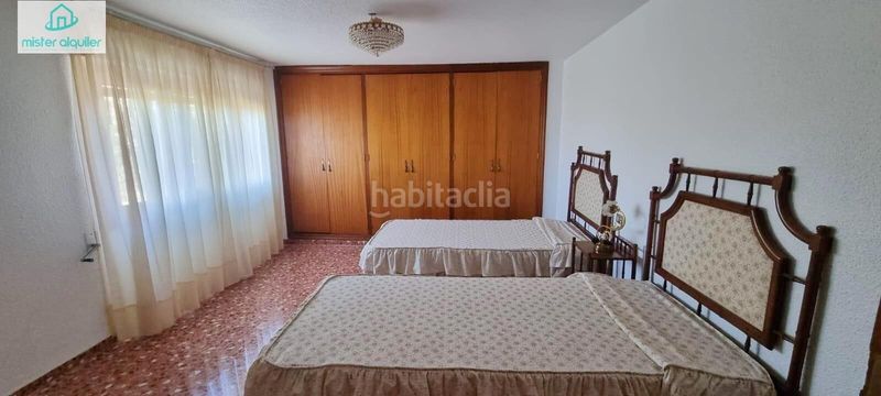 Foto 9c1b924b-f949-464e-98f9-17ea88e5835d. Alquiler chalet en calle cíes 9 en Petrer
