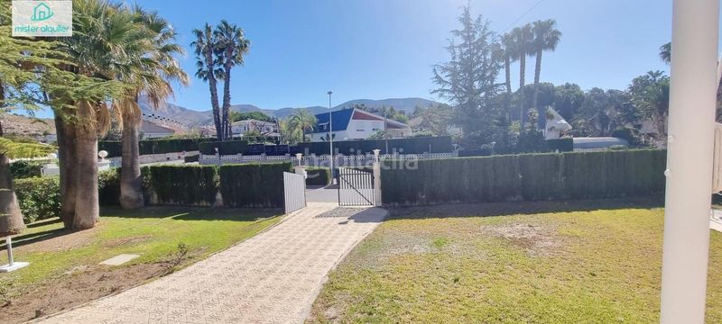 Foto b05906b3-4d1a-4e0b-a628-9b54a155c23b. Alquiler chalet en calle cíes 9 en Petrer