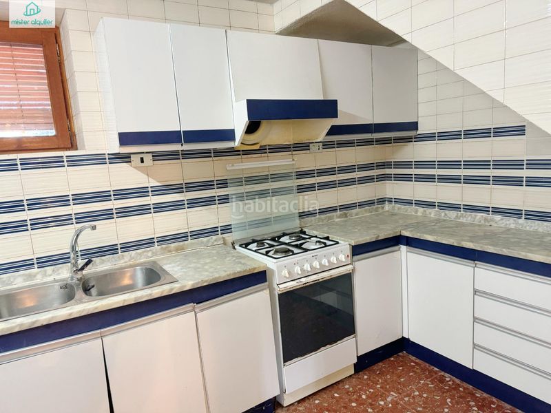 Foto bd6967cc-85b4-479c-9658-8c2ebaaeb453. Alquiler chalet en calle cíes 9 en Petrer