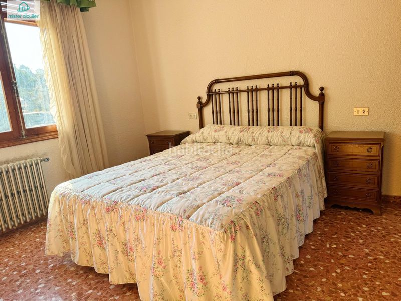 Foto f8c34555-c06d-44a2-acc8-256dd4f331dd. Alquiler chalet en calle cíes 9 en Petrer
