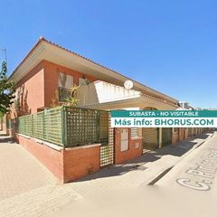 Casa a PINTOR MANUEL AVELLANEDA 11