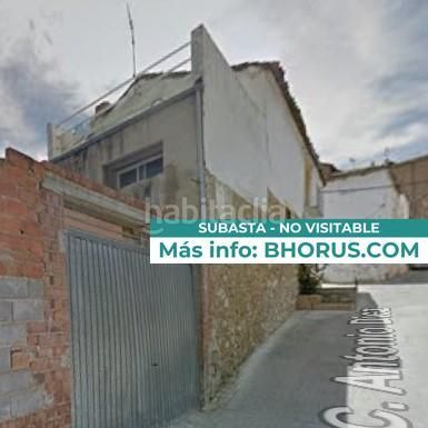Foto f2a16a72-a517-4b0c-8bc4-57881f14178f. Casa amb piscina a Castellar