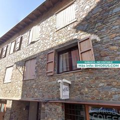Zweistöckige Wohnung in Raval 36