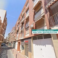 Etagenwohnung in Jose Mouliaa 21