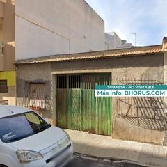 Fabrikhalle in Miguel hernandez 64