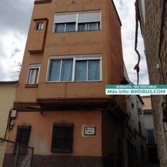 Haus  Los huerfanos 4