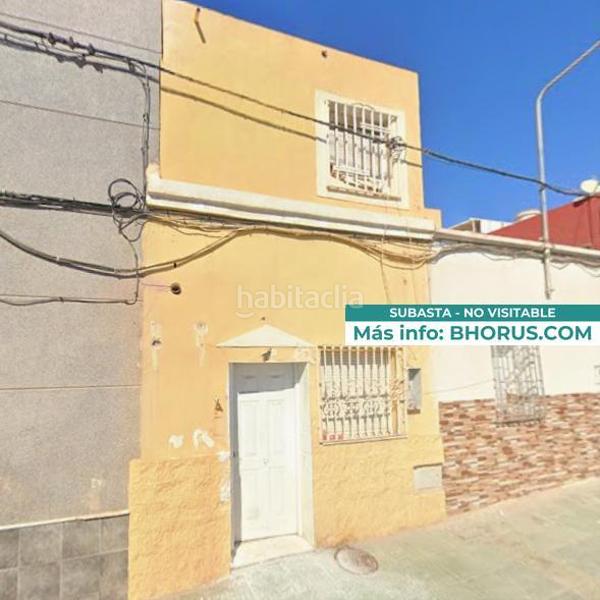 Foto 9833f372-4a2f-467d-ace9-6d85a4965d70. House in remo 37 in La Chanca - Pescadería Almería