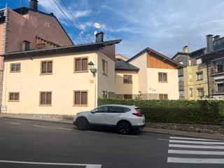 Maison à Bellver de Cerdanya. Edificio en bellver de cerdanya