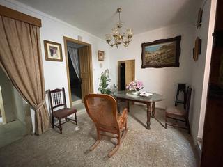 Casa  Higueras. Casa para reformar en el centro de ardales