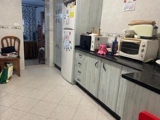 Casa  Tetuán. Casa en santa cristina con gran potencial