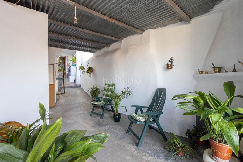 Foto f415cf55-dde1-45e0-bff3-b792bc7b75f8. Casa adossada amb aparcament a Ardales